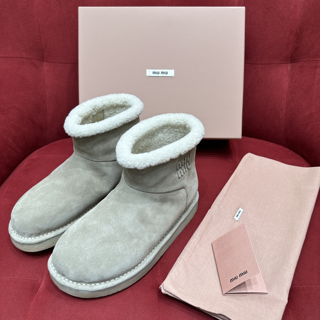 미우미우 부츠