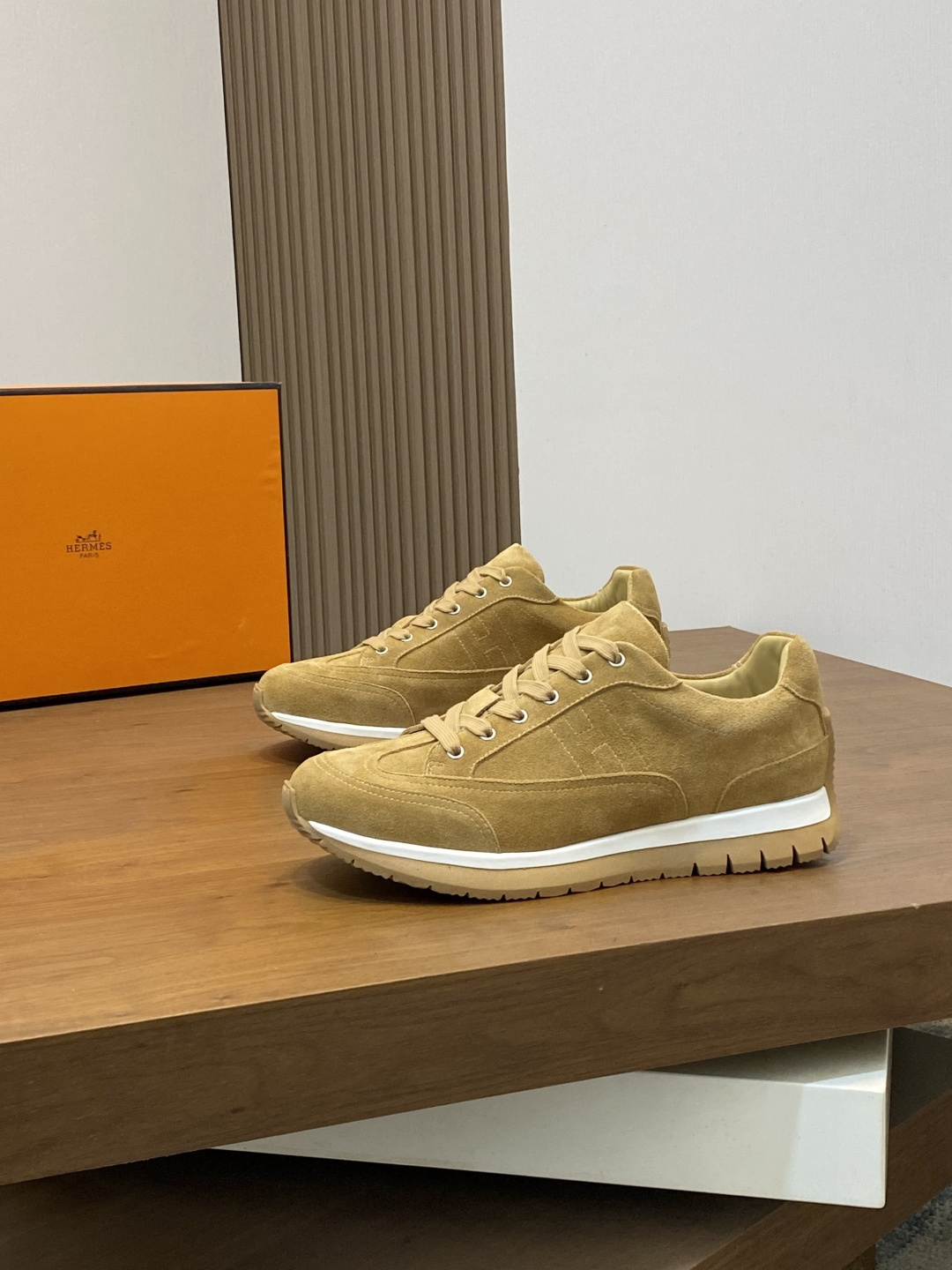 에르메스 스니커즈