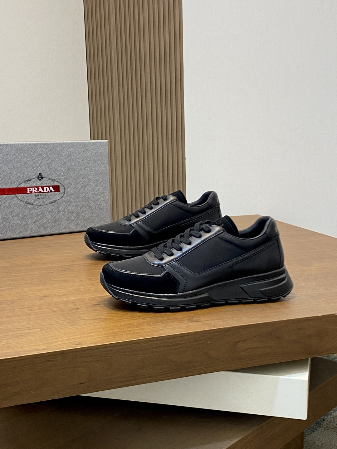 프라다 스니커즈