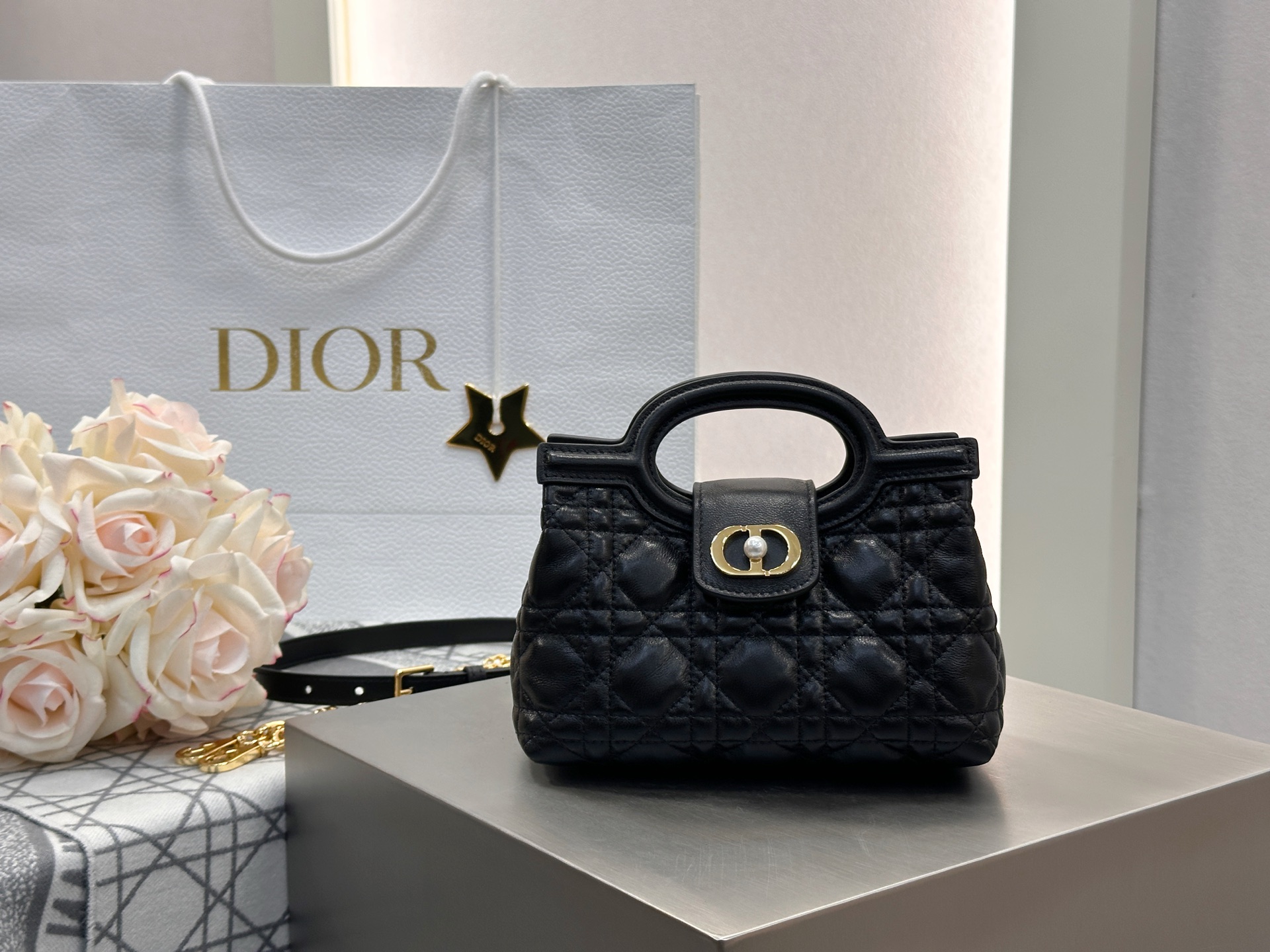 디올 졸리탑핸들미니백