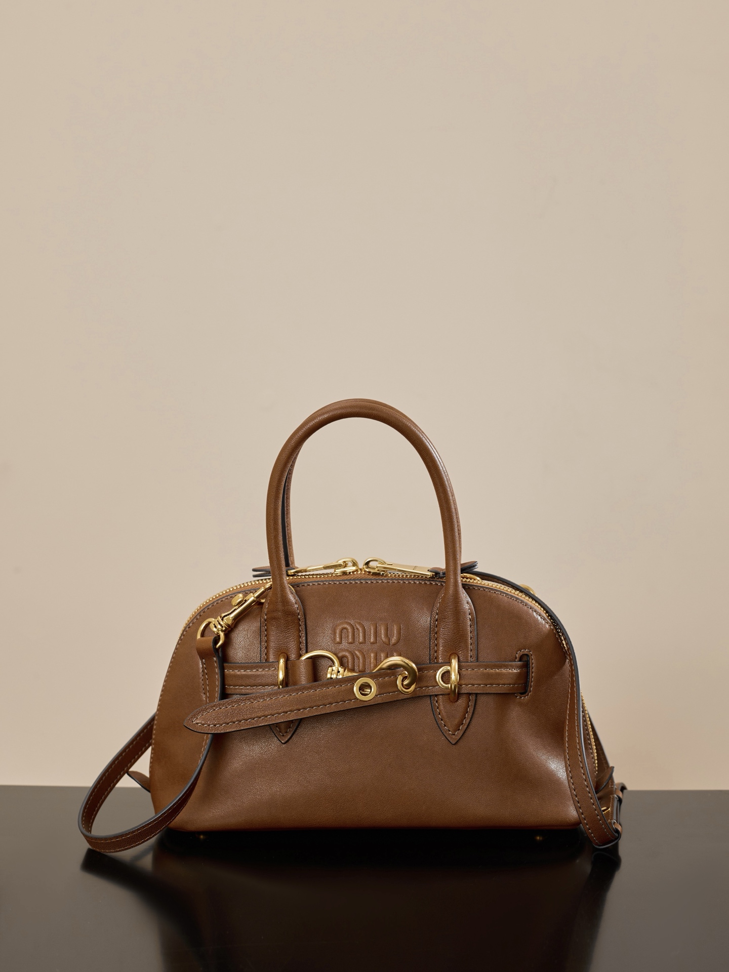 미우미우 아방뛰르스몰토트백