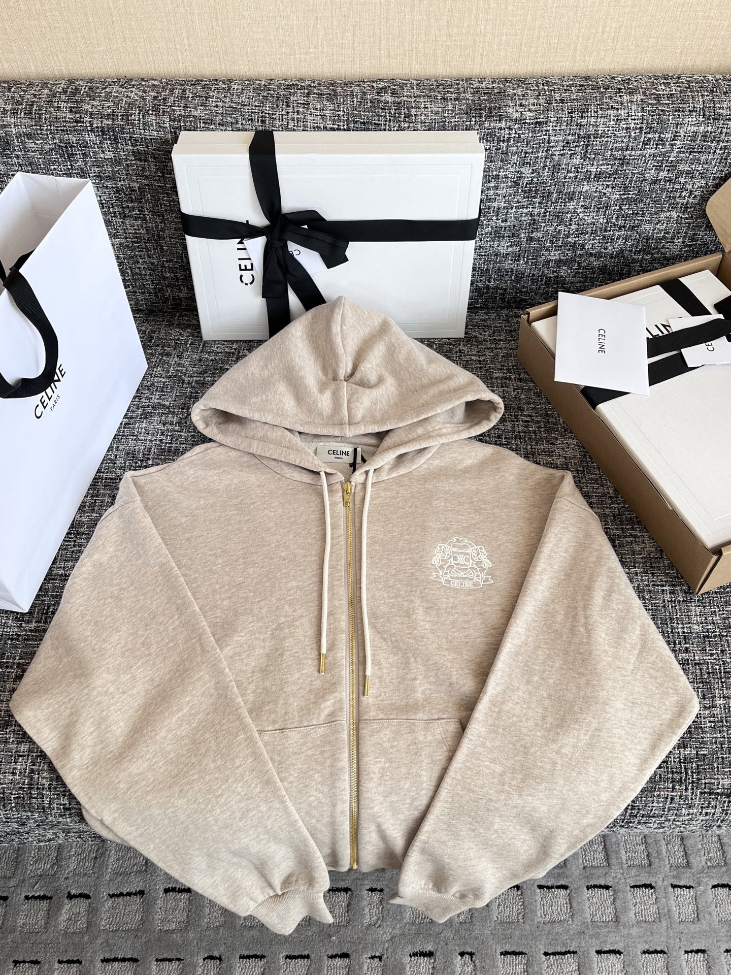 셀린느 후드집업