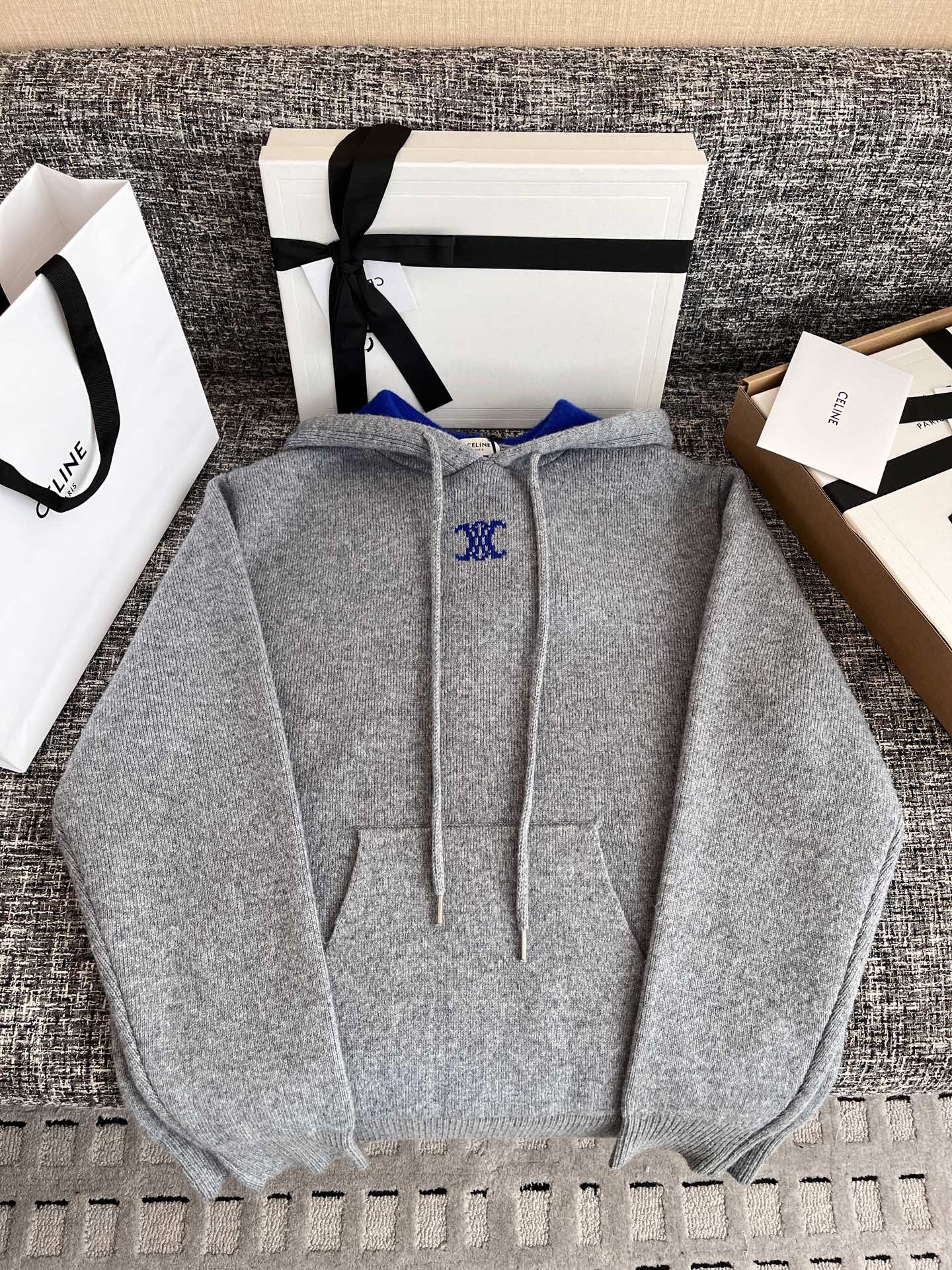 셀린느 후드니트