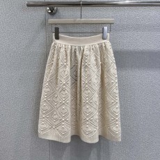 로로피아나 치마