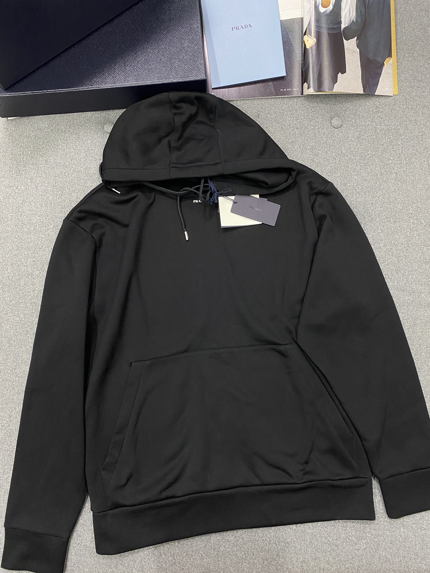 프라다 후드티