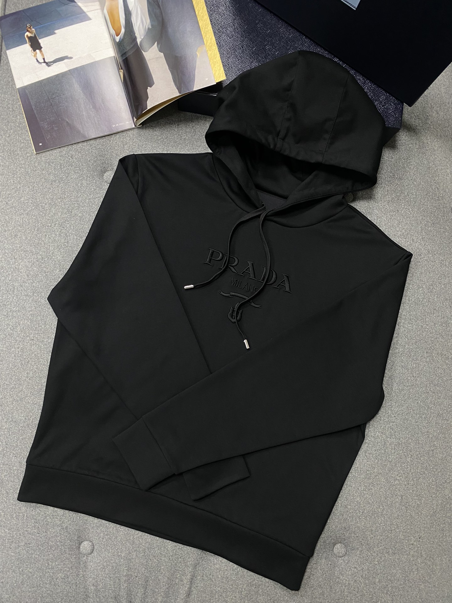 프라다 후드티