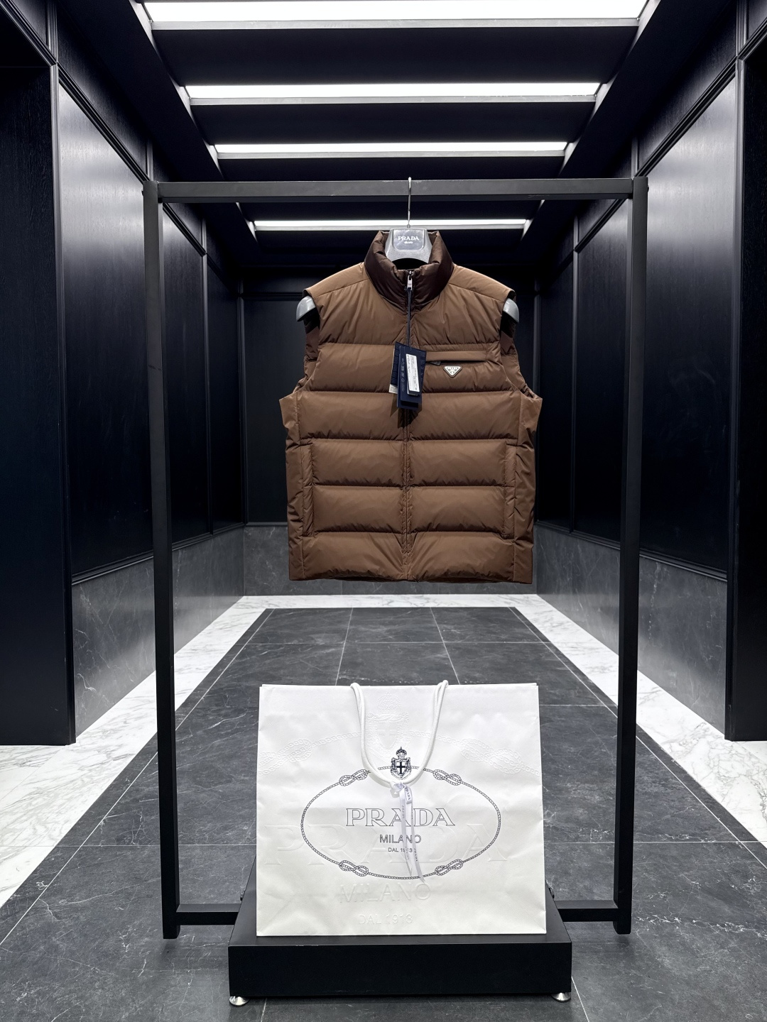 프라다 패딩조끼