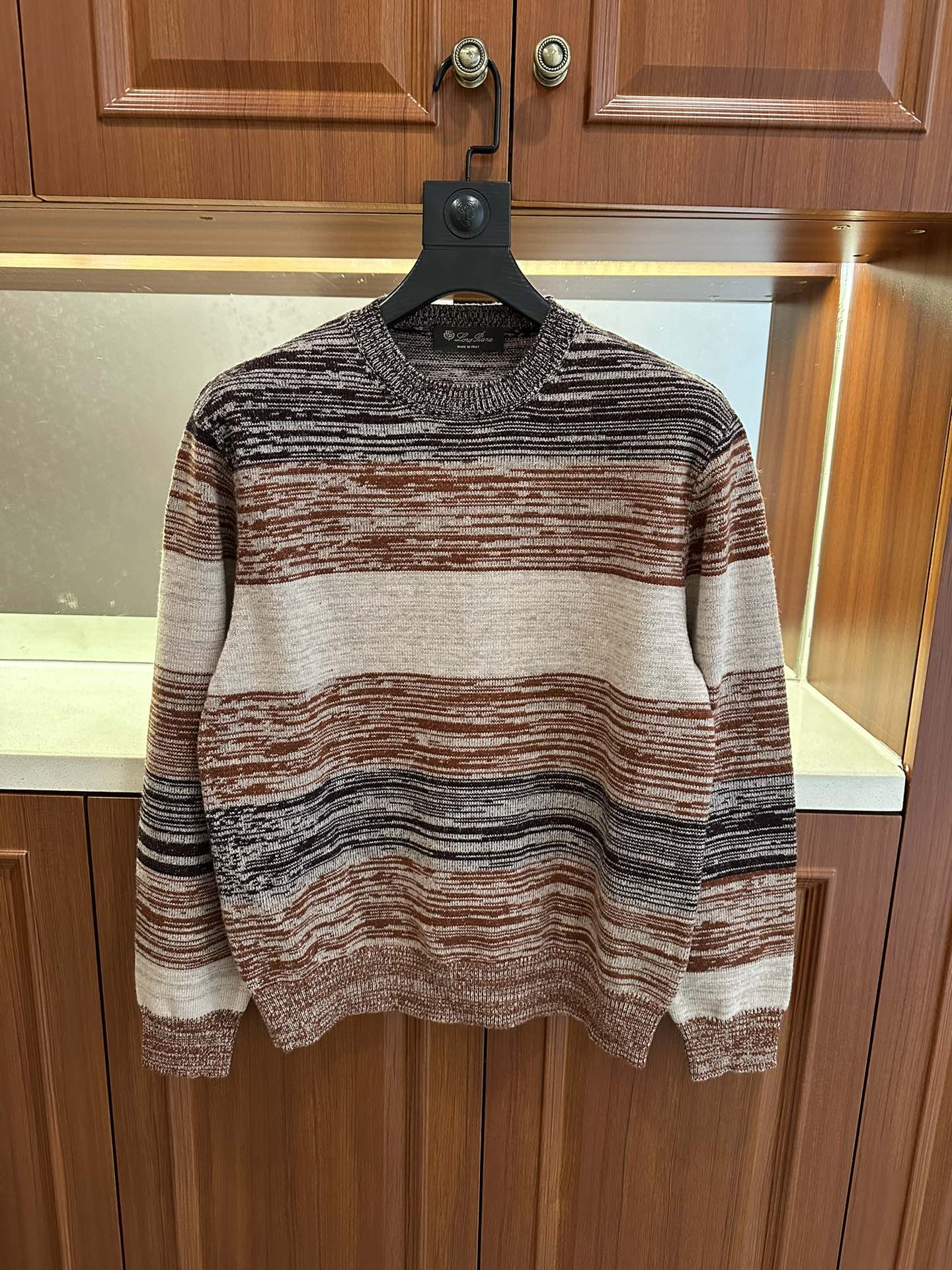 로로피아나 니트