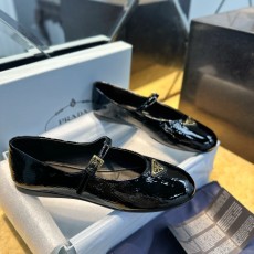 프라다 플랫슈즈