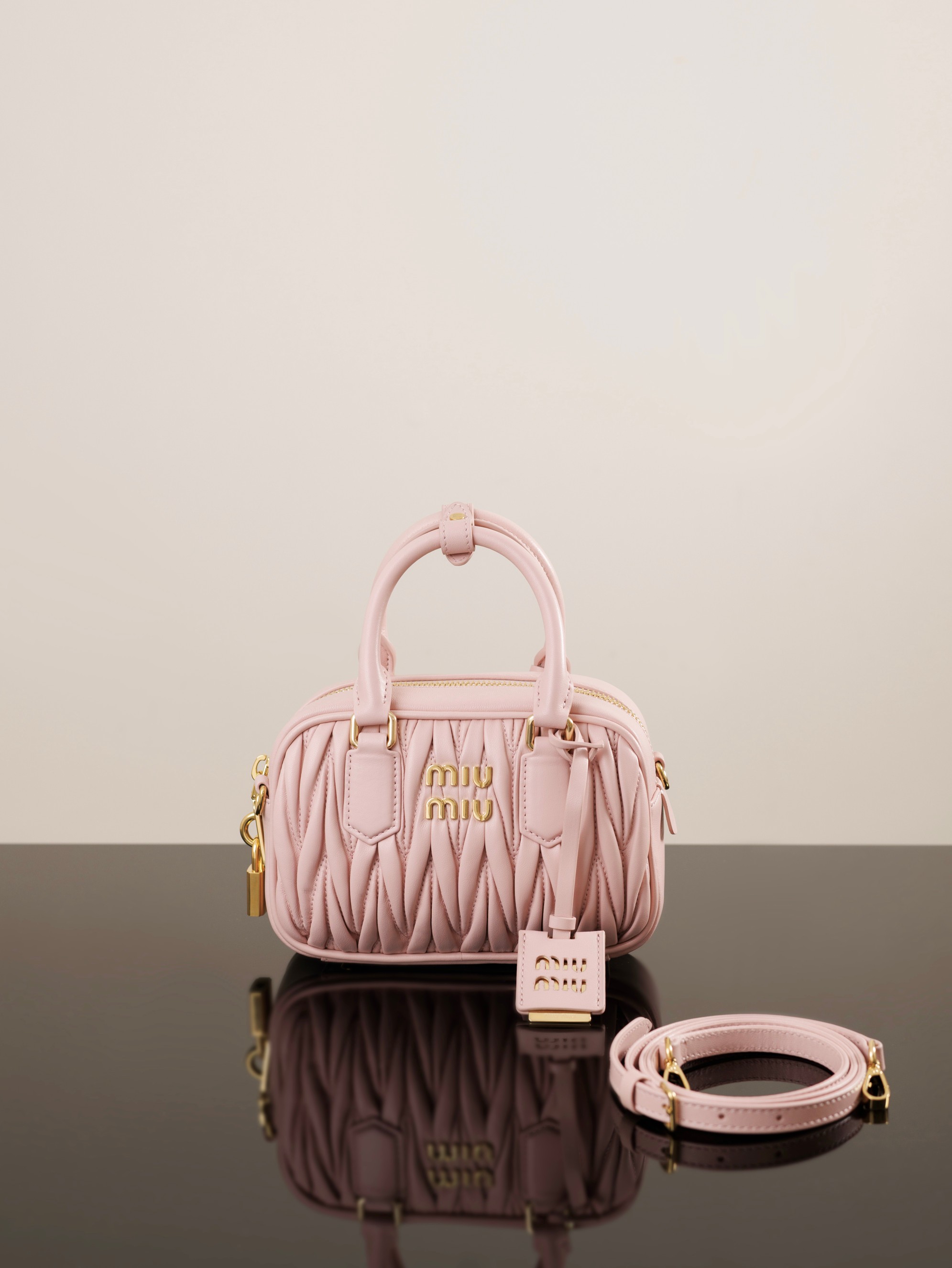 미우미우 마테라세탑핸들토트백