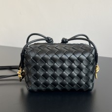 보테가베네타 미니루프카메라백