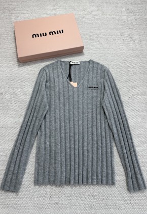 미우미우 니트