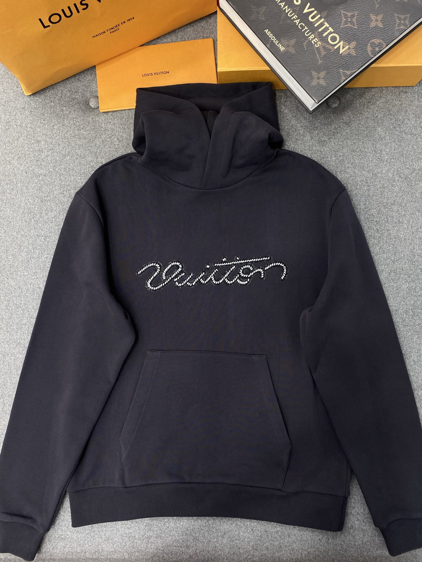 루이비통 후드티