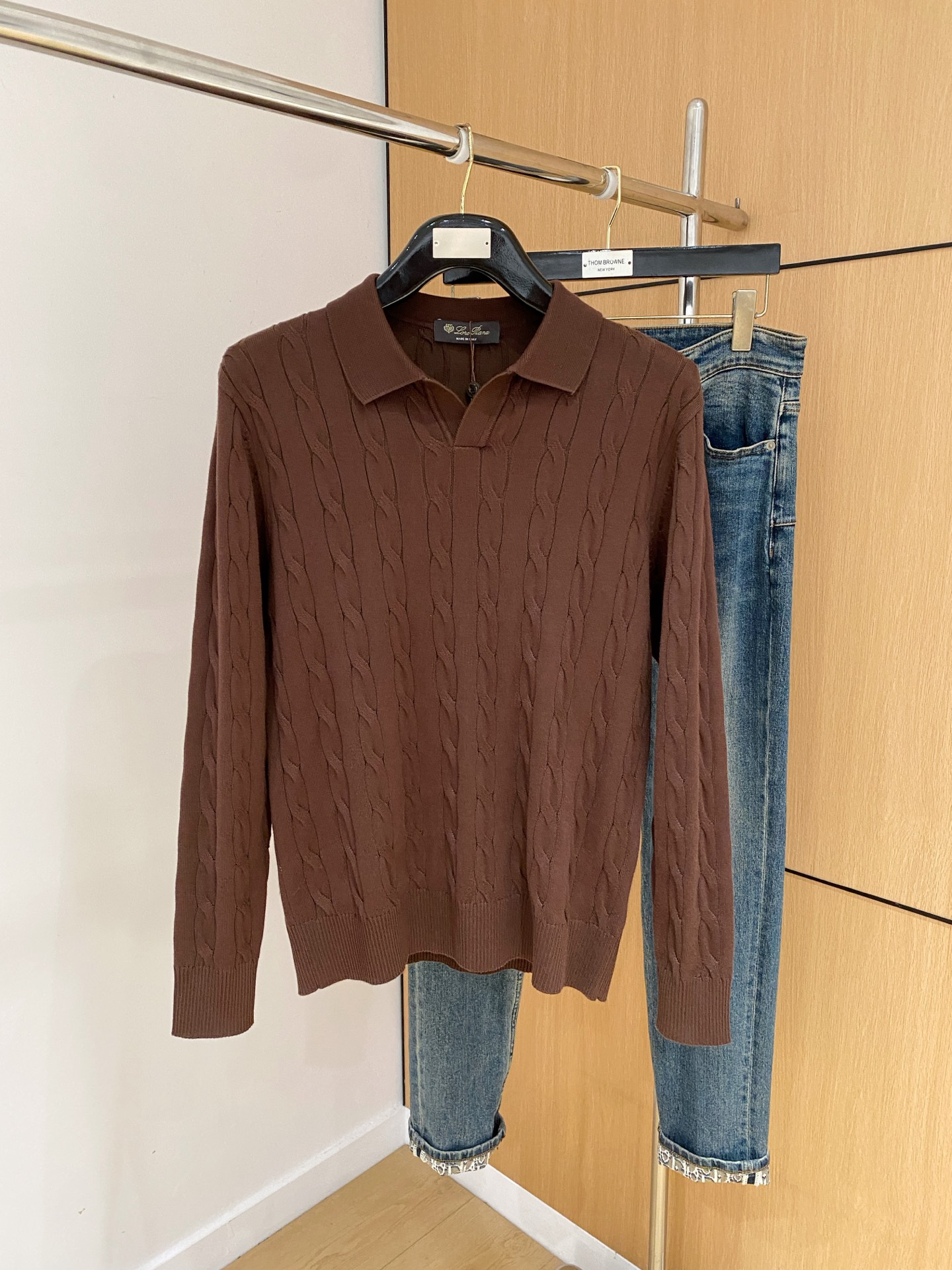 로로피아나 니트