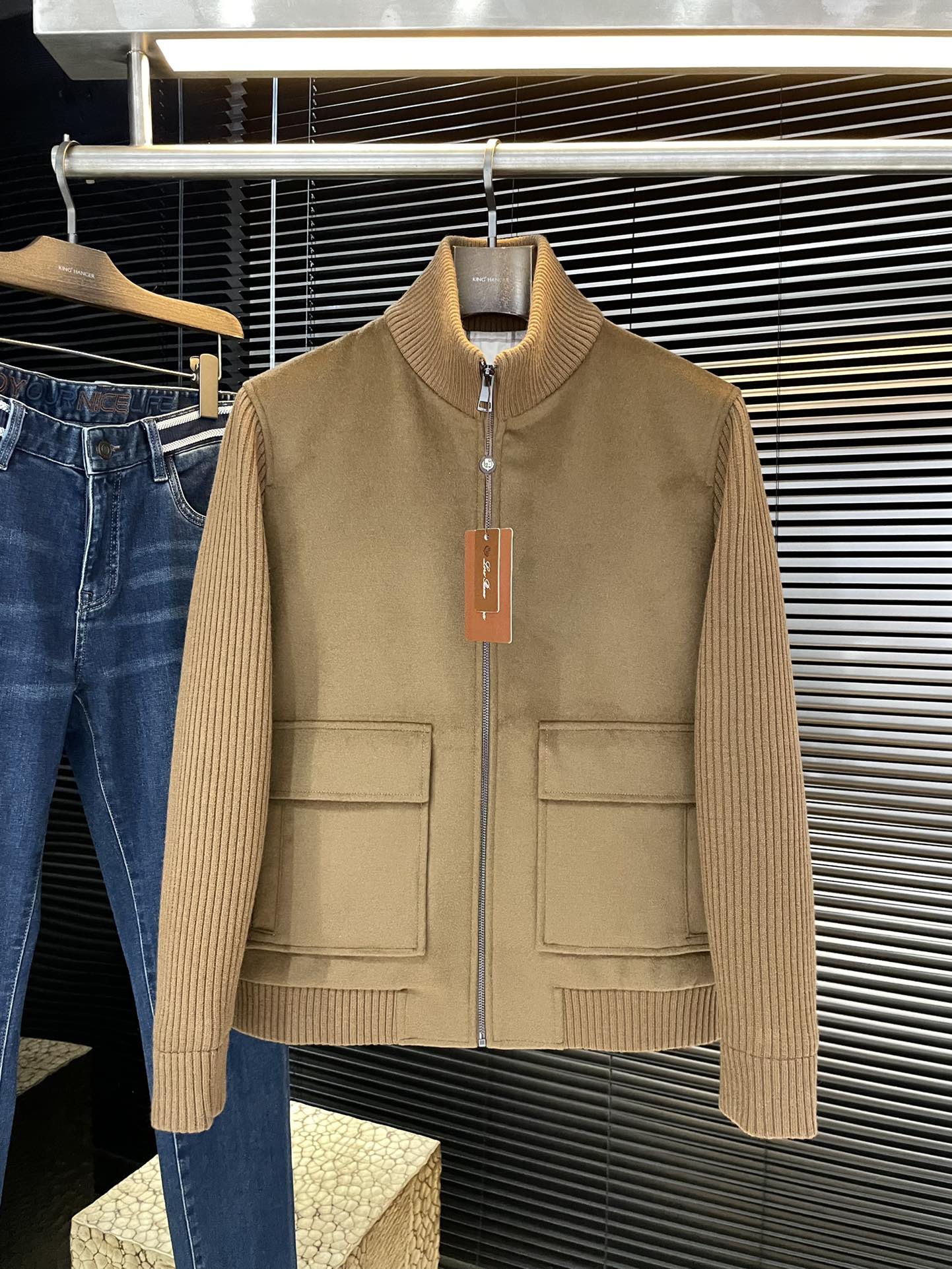 로로피아나 니트패딩