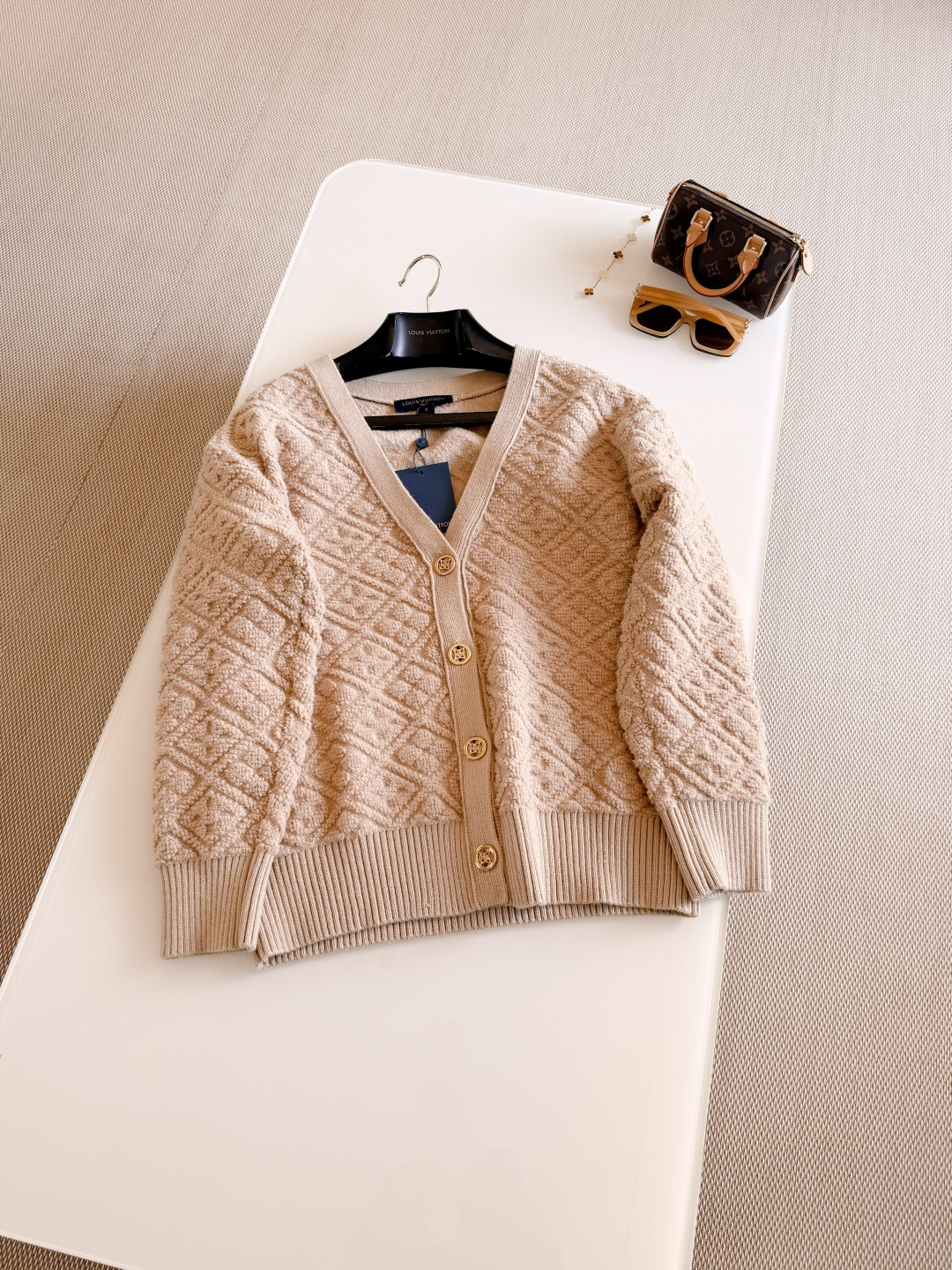 루이비통 가디건