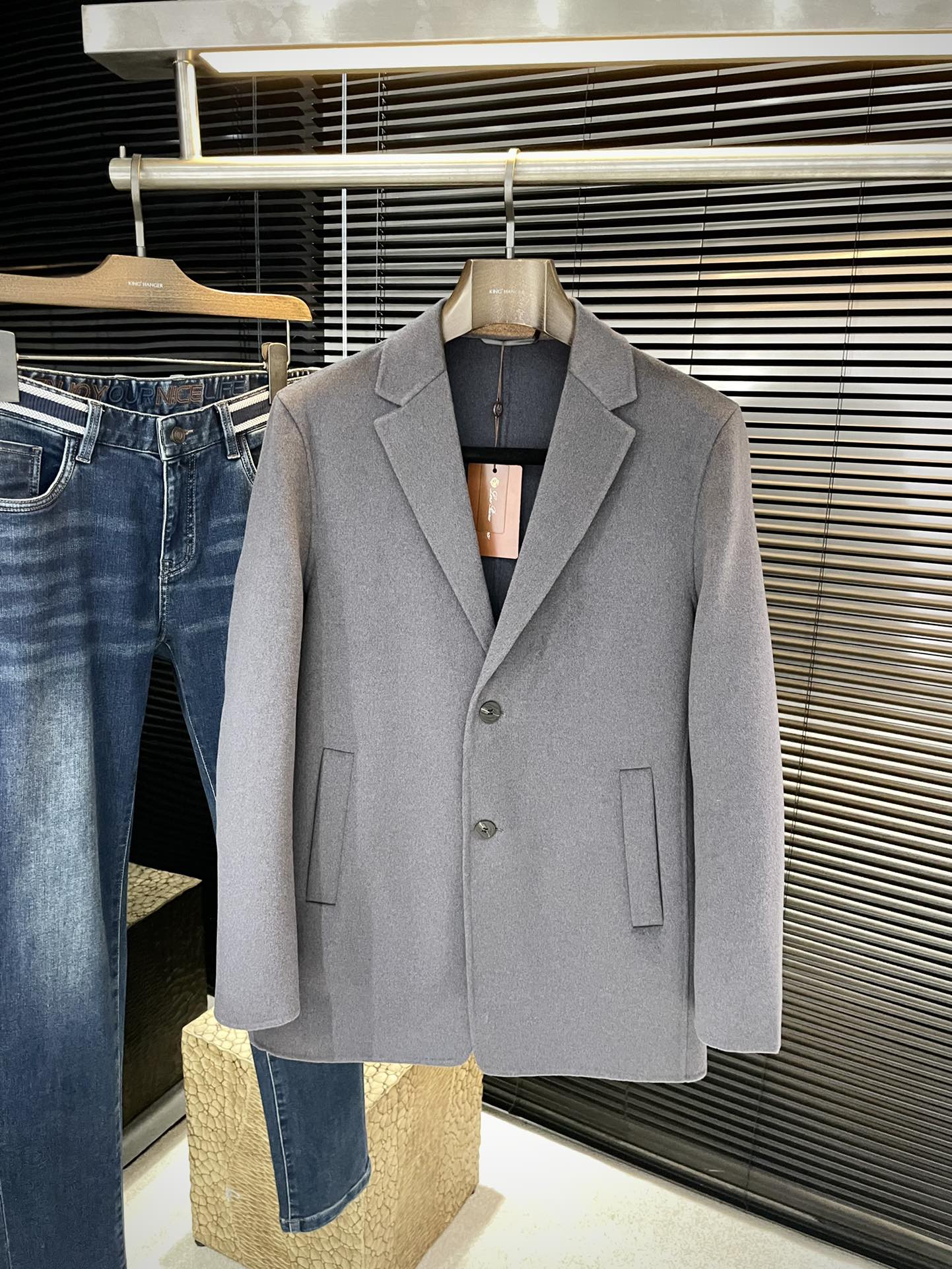 로로피아나 코트