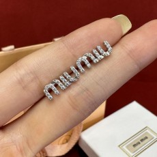 미우미우 귀걸이