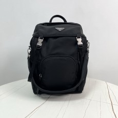 프라다 리나일론백팩