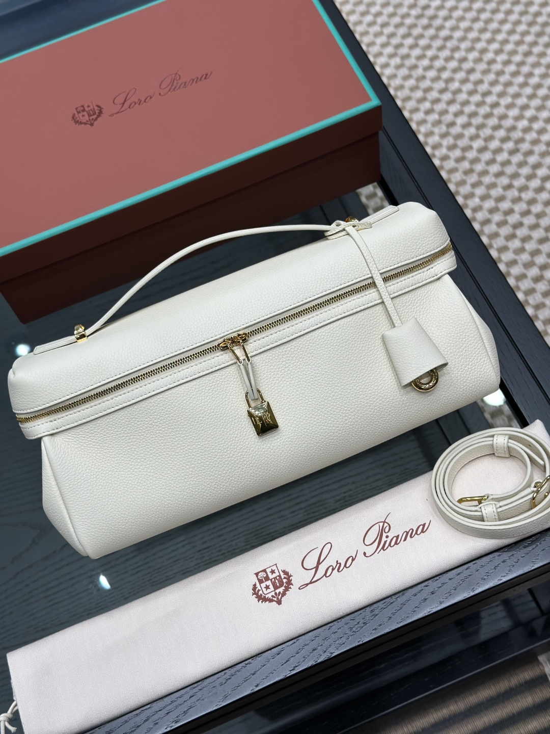 로로피아나 엑스트라소프티백L33