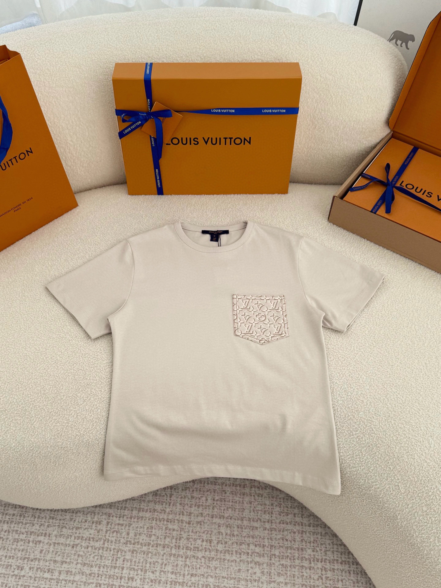 루이비통 반팔티(여성)