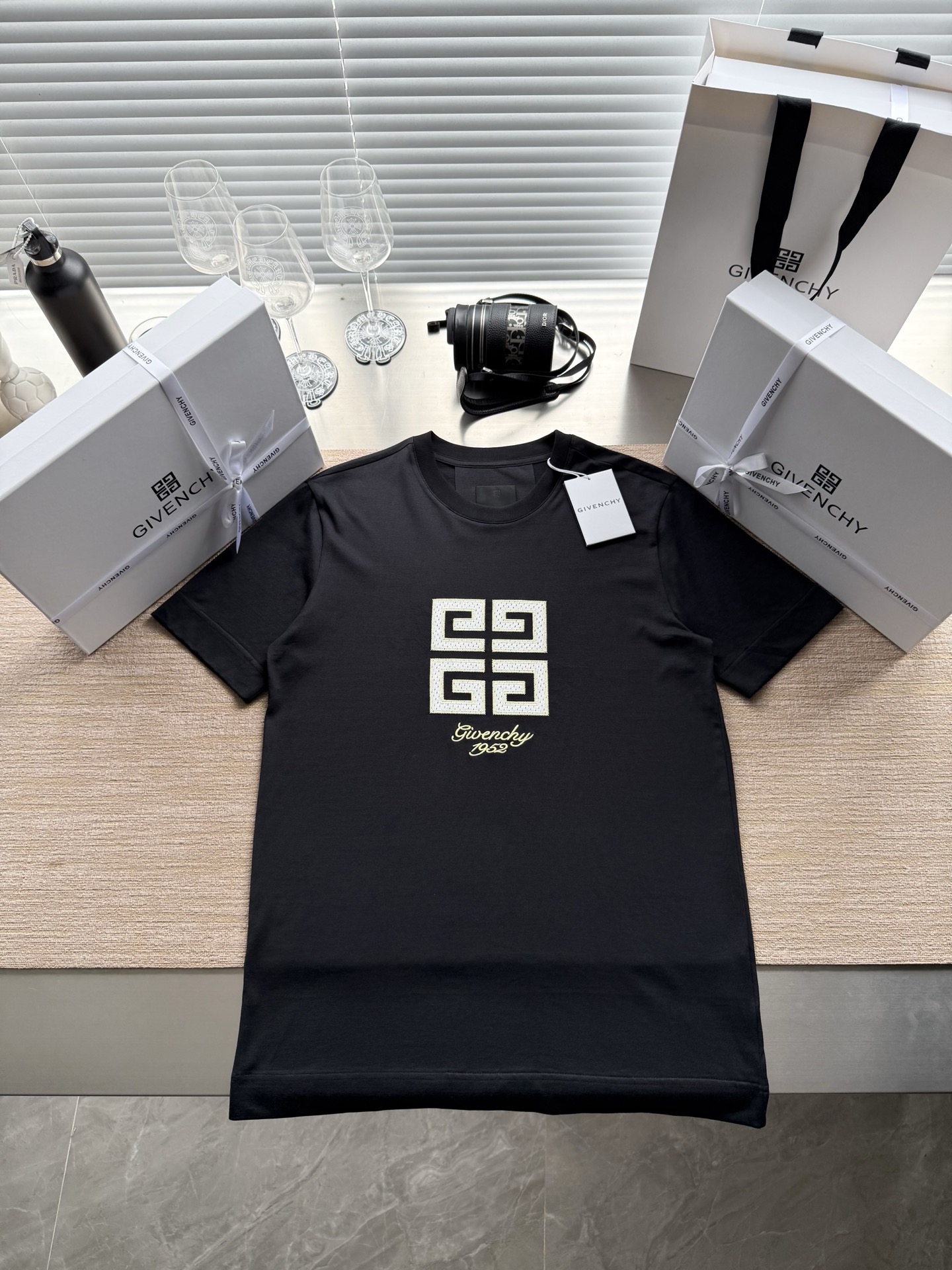 버버리 반팔티(남성)