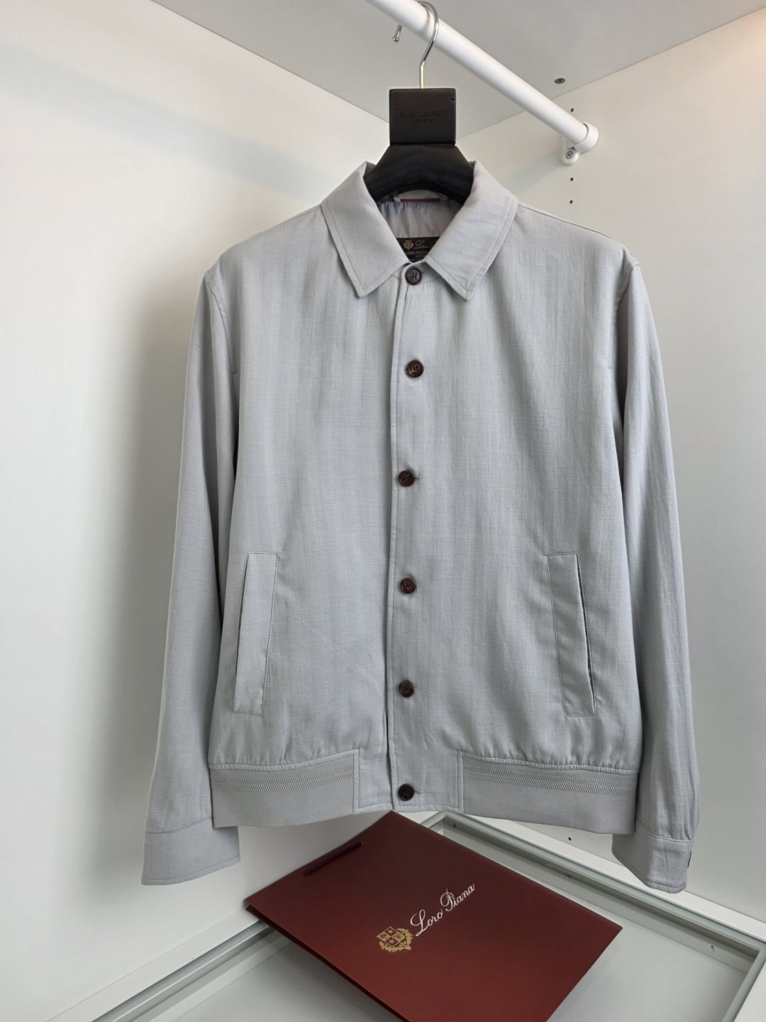 로로피아나 자켓