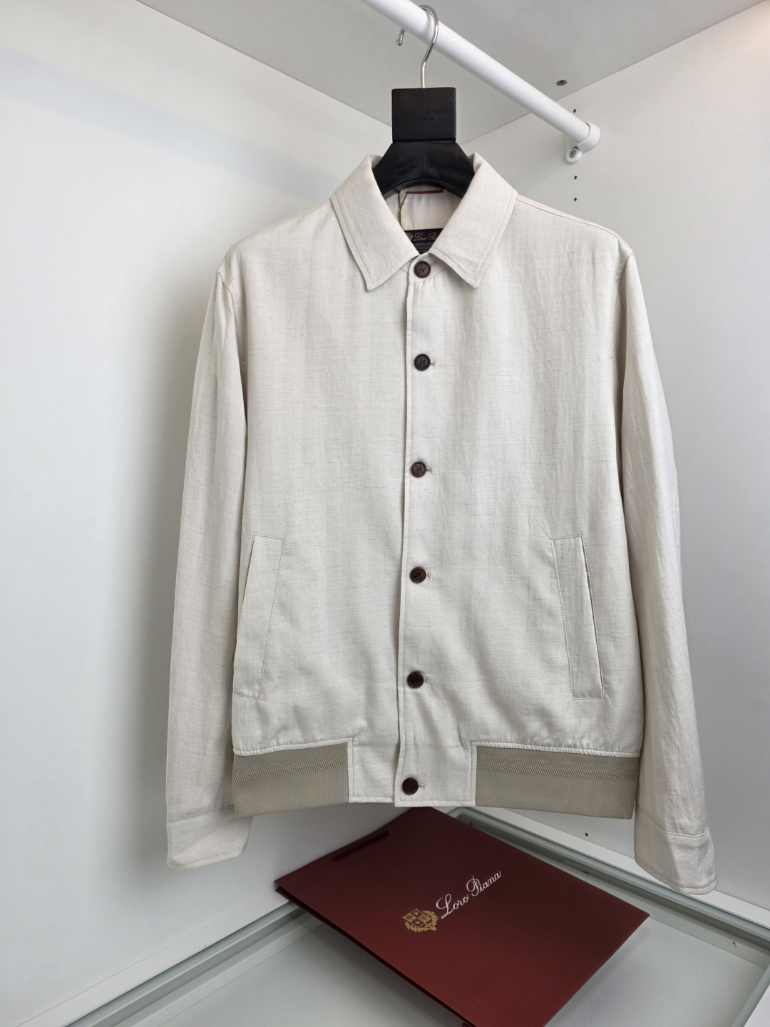 로로피아나 자켓