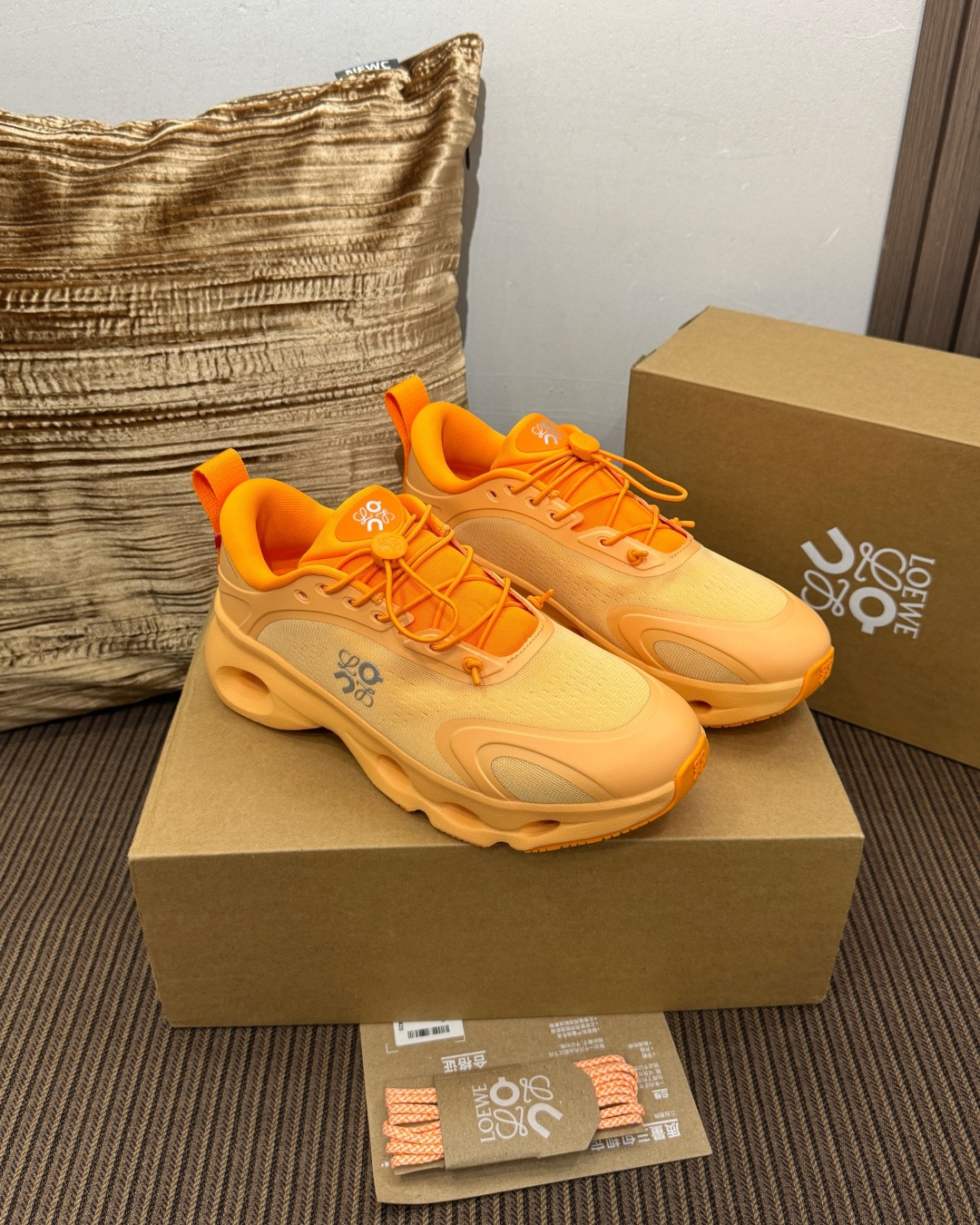 로에베 스니커즈(남녀공용)