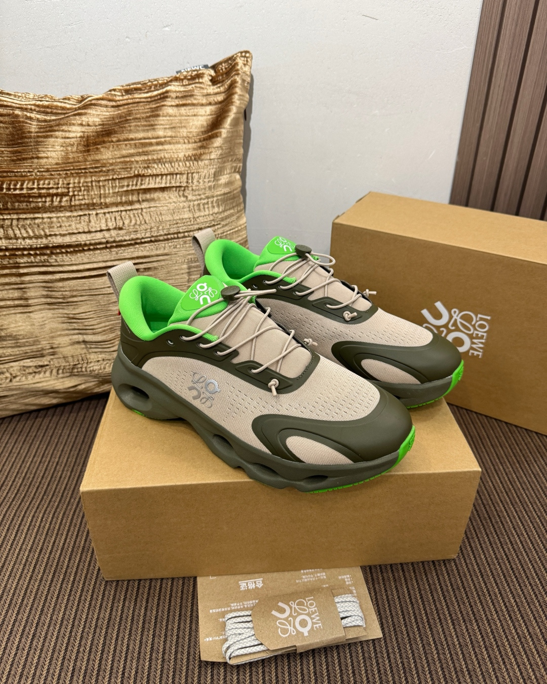 로에베 스니커즈(남녀공용)