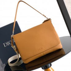 디올 프리베플랩메신저백