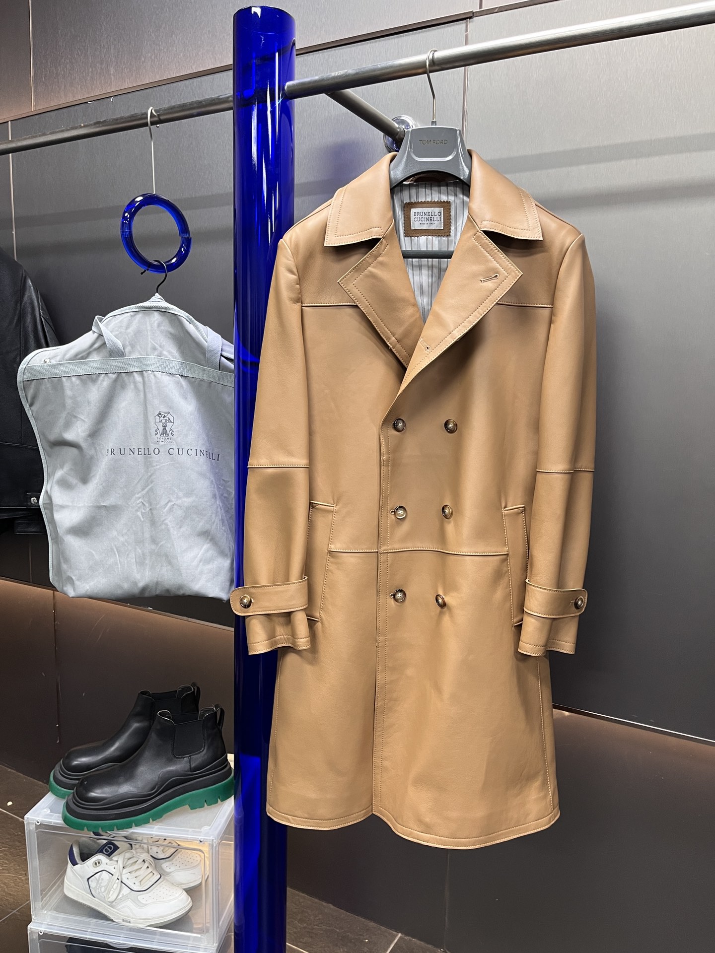 브루넬로쿠치넬리 가죽코트