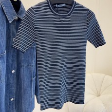 프라다 반팔니트