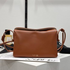 셀린느 트리오플랩백 10P862
